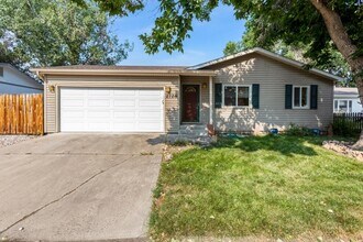 Building Photo - 2728 Alan St