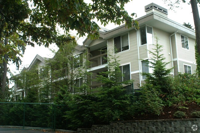  - Lake Park Apartments