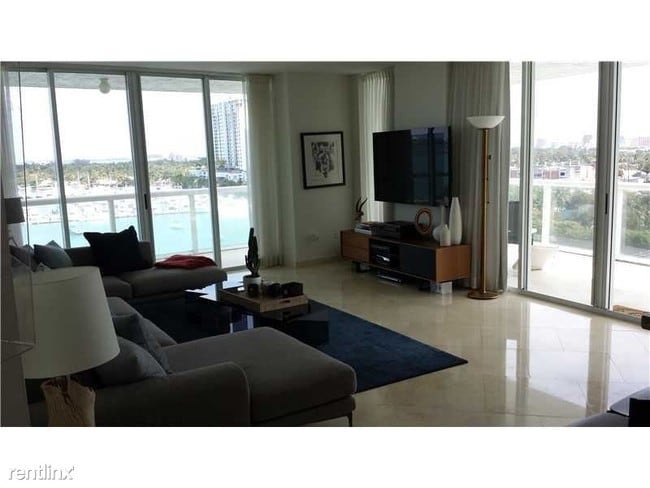 Building Photo - 2 br, 2 bath  - 10 Venetian Way # 10
