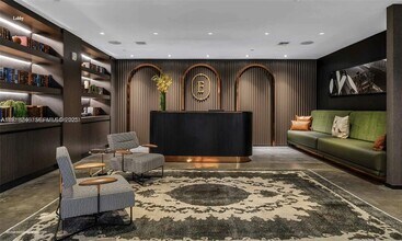 Building Photo - 398 NE 5th St