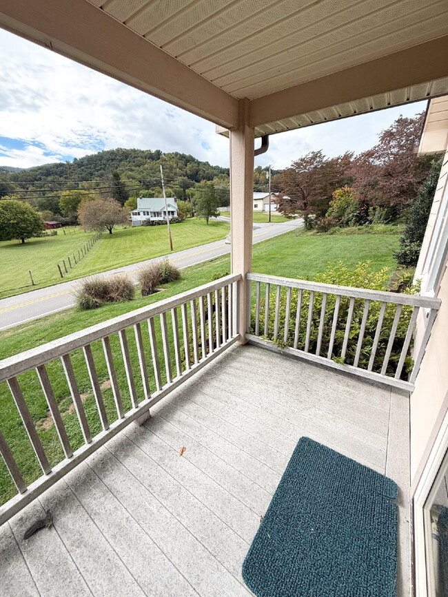 Foto del edificio - Spacious 3 Bed, 3 Bath Home in Ratcliff Cove Community – Available Soon!