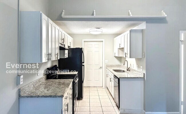 Foto del edificio - 1320 Ely Rd