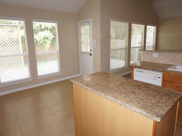 Building Photo - 24230 Pine Canyon Falls Cir