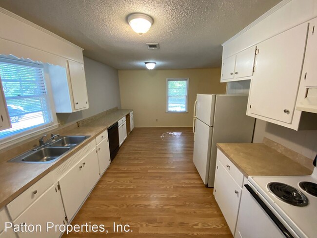 Building Photo - 3 br, 1 bath House - 312 Peachtree Rock Road