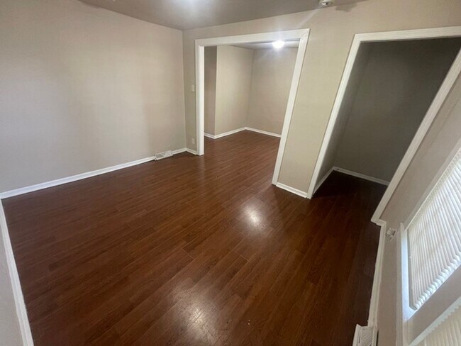 Foto del edificio - 3BR/2B house with backyard ($350 Move-in fee)