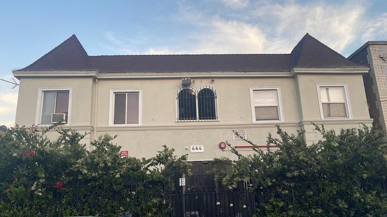 Foto del edificio - 444 S Burlington Ave