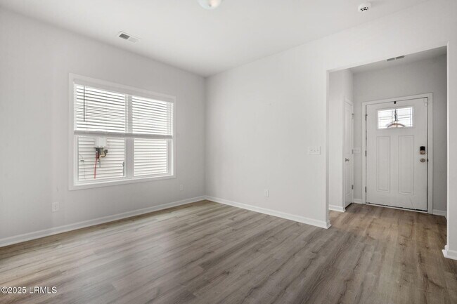 Foto del edificio - 98 Great Bend Dr