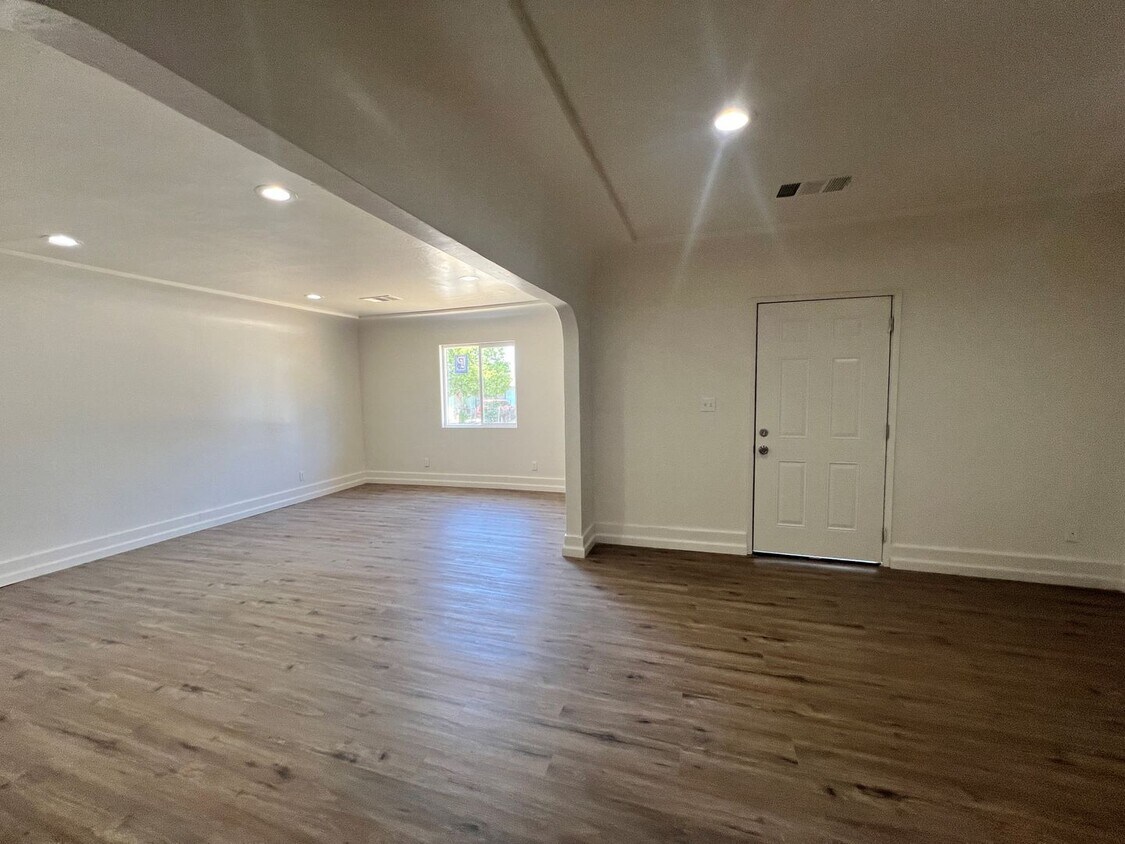 Foto del edificio - 3 bedroom 2 bath newly remolded home