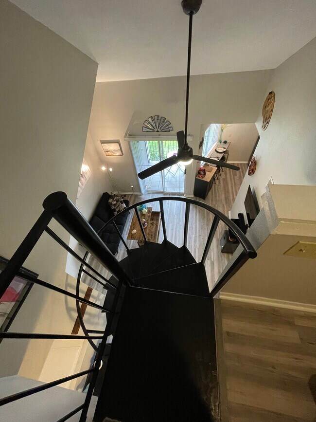 Foto del edificio - 1840 Burton Dr