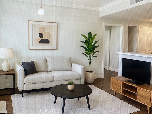 Foto del edificio - 10983 Wellworth Ave