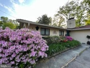 Building Photo - 2313 N Tracy St