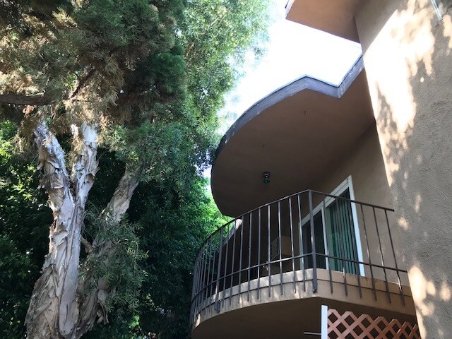 Building Photo - 4415 Ventura Canyon Ave