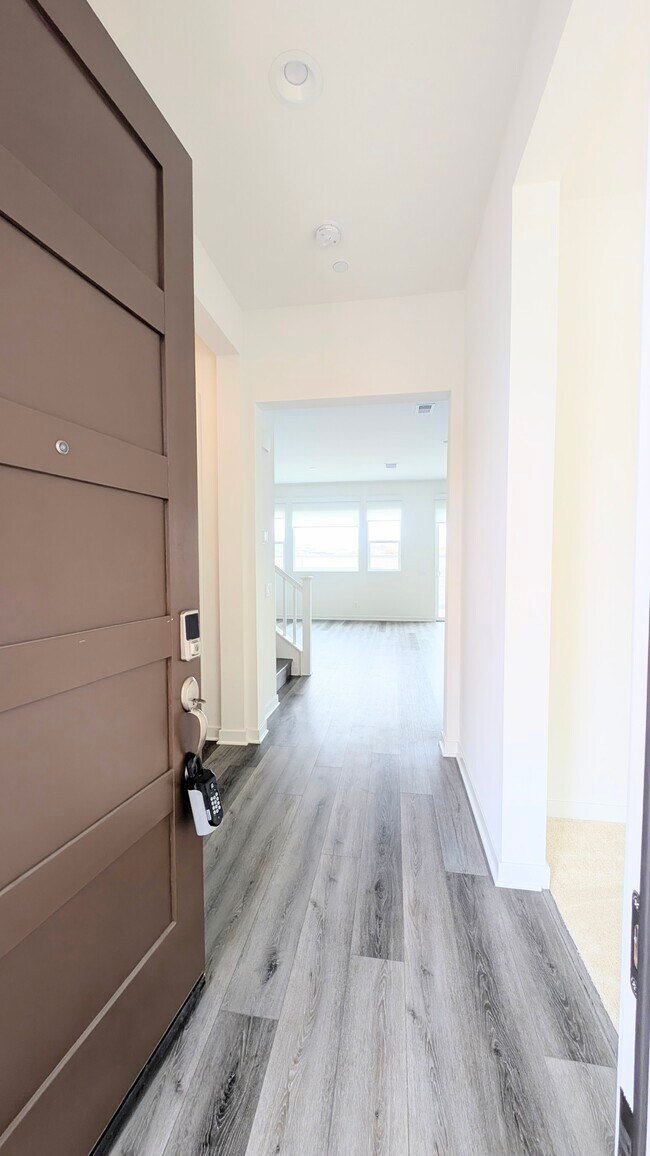Foto del edificio - 450 Clubhouse Dr