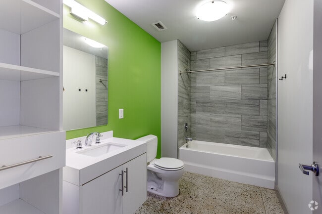 09 MASTER BATHROOM - 1080 SF - Argyle on 12th