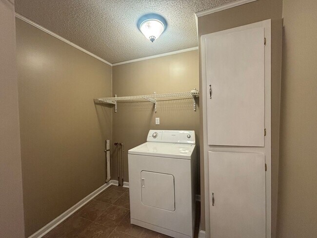 Foto del edificio - Coming Soon! Charming 2 bedroom/1 Bath Home in Desirable Area $1350