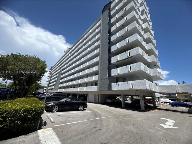 Foto del edificio - 3545 NE 166th St