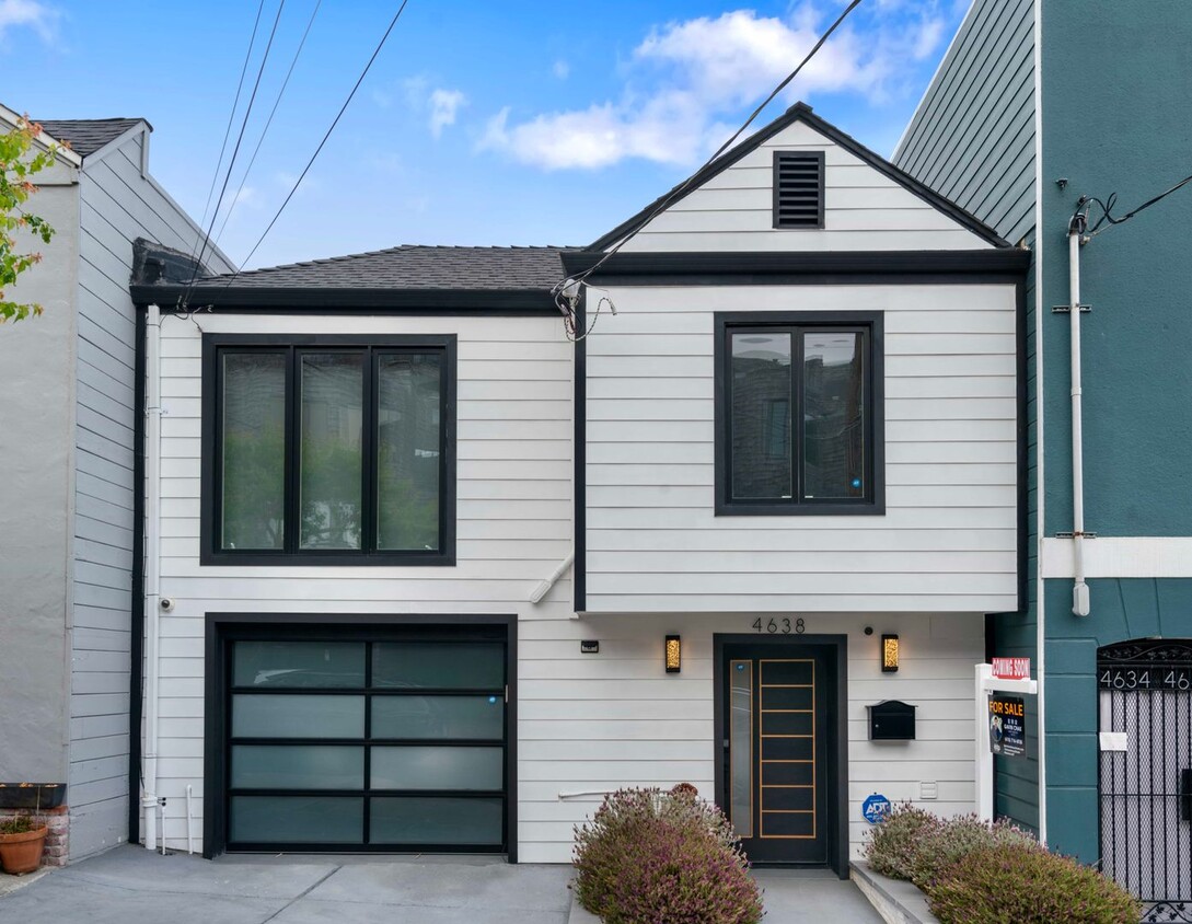 Primary Photo - Updated and Modern 4 Bed + Office, 3.5 Bat...