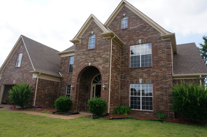 Primary Photo - Beautiful 6 Bedroom 3 Bath Family Home