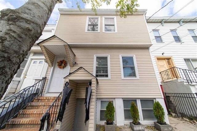 Primary Photo - 20 Gardner Ave
