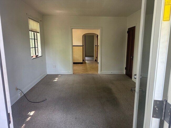Building Photo - 6267 Savannah Ave
