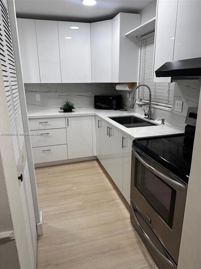 Foto del edificio - 3264 NW 103rd Terrace