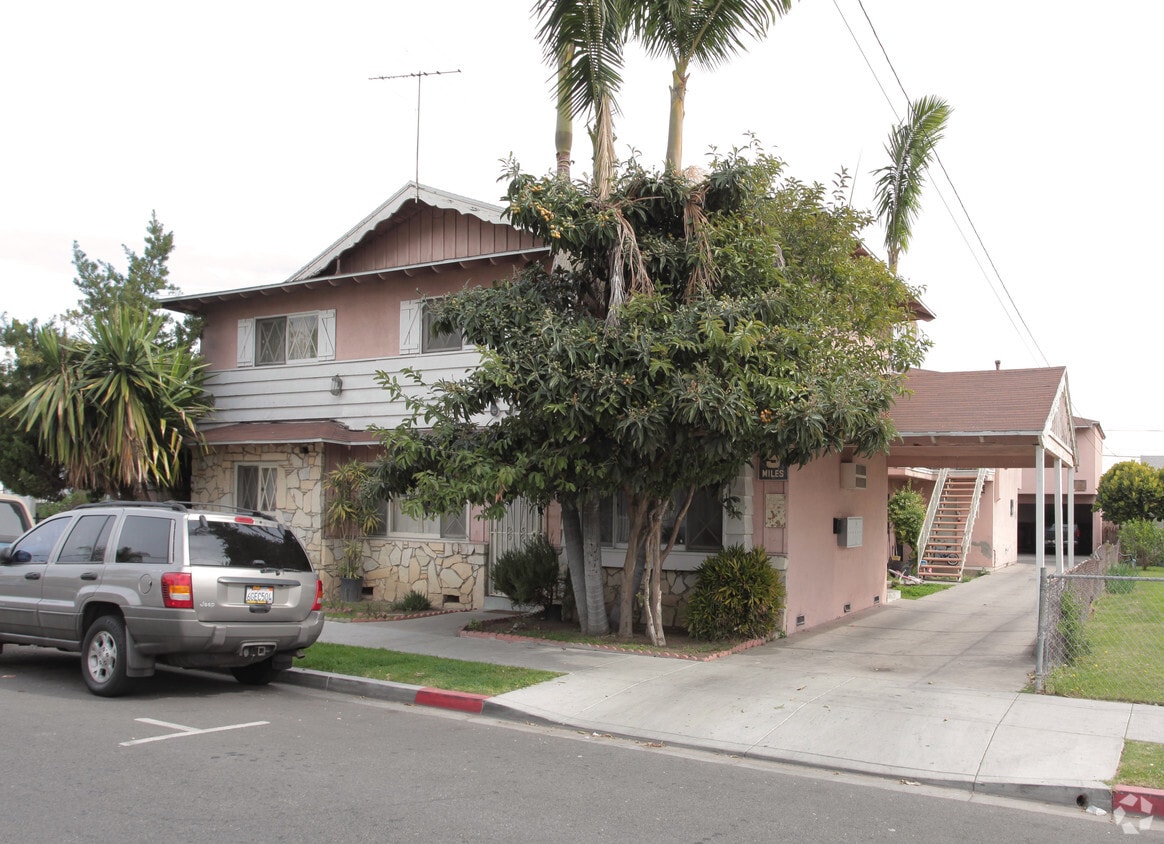 6330 Arbutus Ave, Huntington Park, CA 90255 Apartments in Huntington