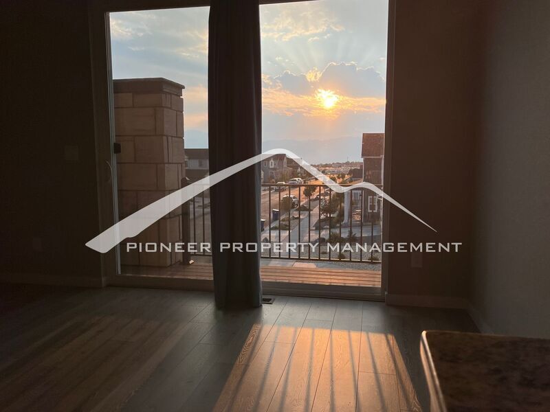 Foto del edificio - 6697 Cool Breeze Dr