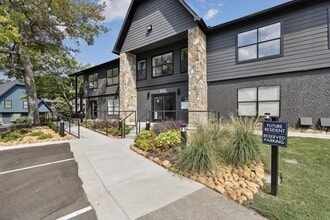 Building Photo - Aventura Bellevue