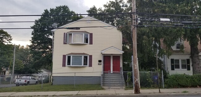 Building Photo - 1211 Reservoir Ave