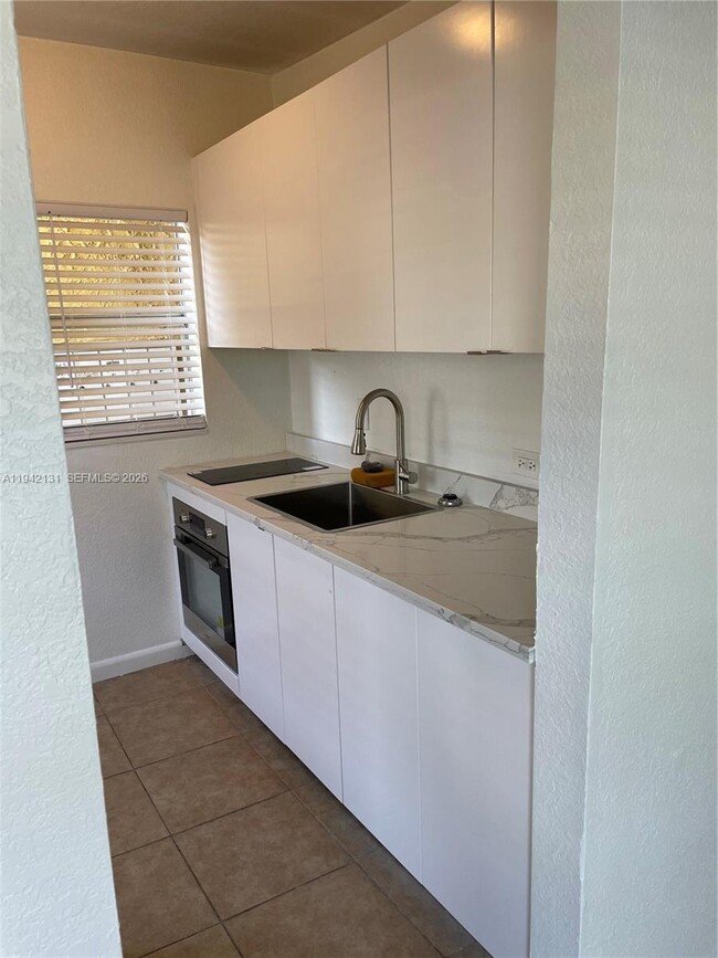 Foto del edificio - 1612 Harrison St