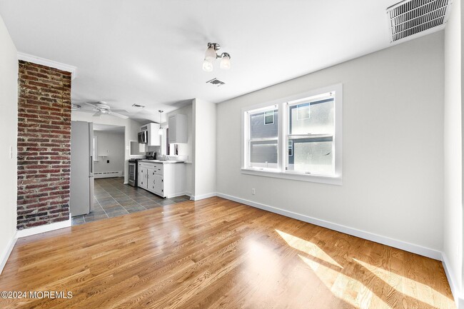 Building Photo - 271 5th Ave