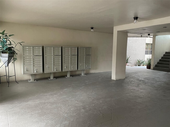 Building Photo - 1101 SW 122nd Ave