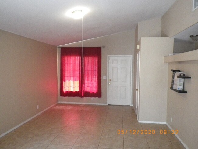 Foto del edificio - Nice Single Story House in West Side Vegas