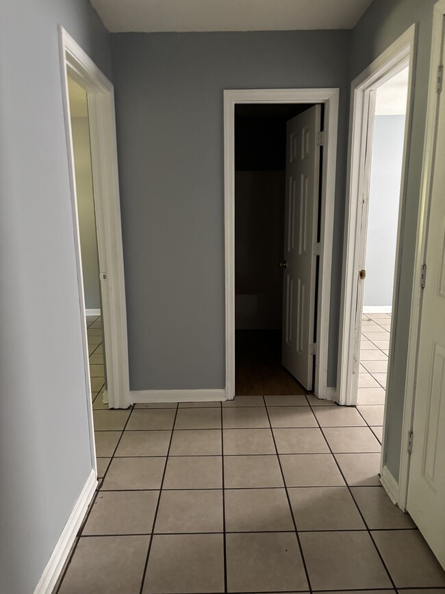 Foto del edificio - 108 Tuxedo Dr