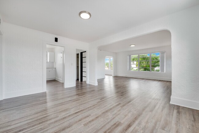 Foto del edificio - 1736 SW 9th St