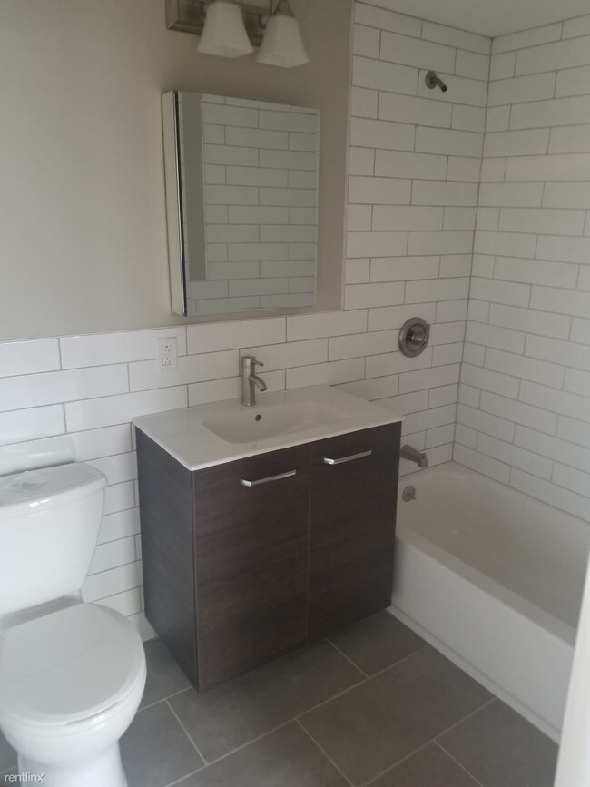 Building Photo - 3 br, 1 bath Duplex - 3615 Greystone Ave