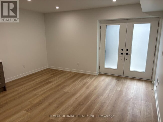 Building Photo - 249 Silverthorn Ave