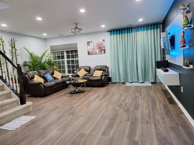 Building Photo - 32 Chatham Ct