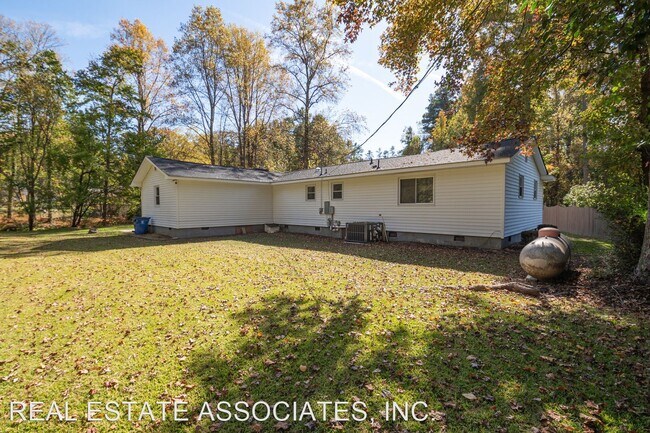 Building Photo - 4 br, 3.5 bath House - 2963 Carolyn Drive