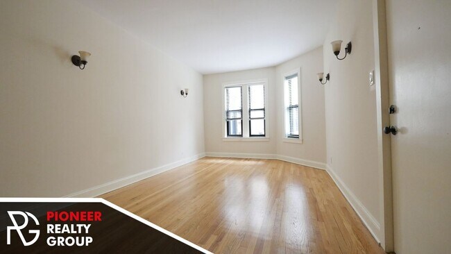 Foto del edificio - 4034 N Ashland Ave