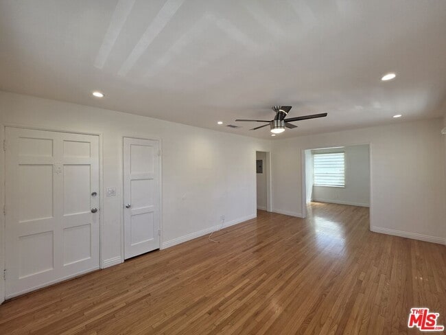 Building Photo - 102 Gaviota Ave