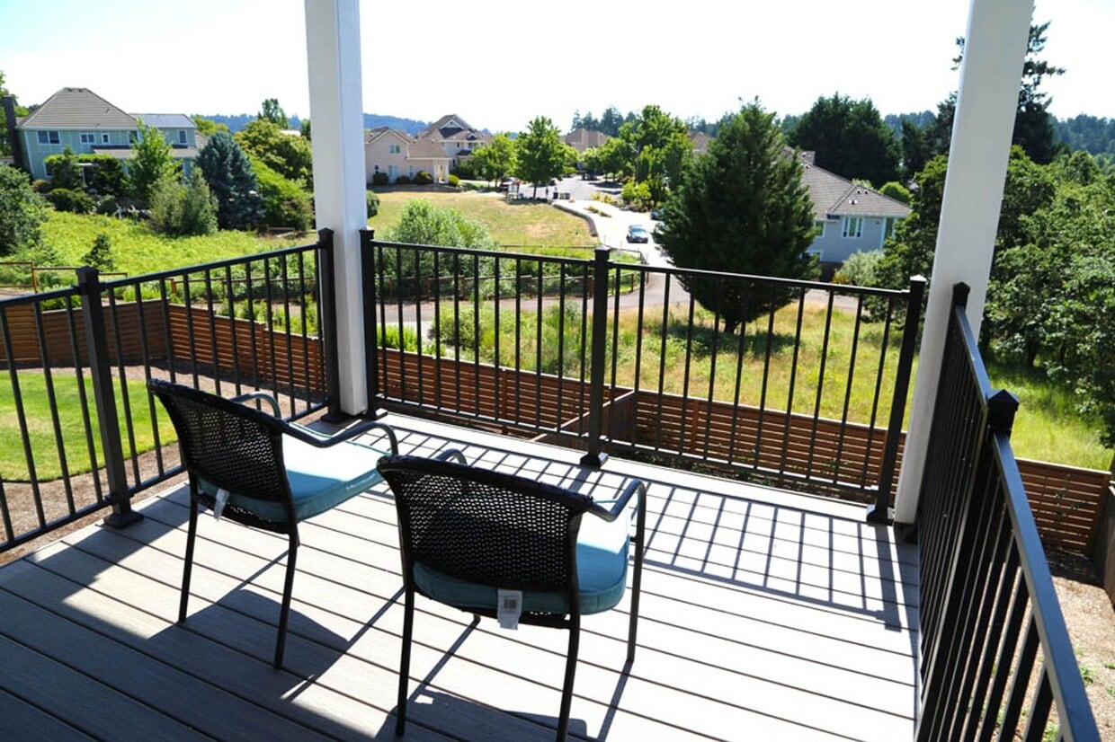 Primary Photo - Short Term Leases! Furnished, Low Maintena...