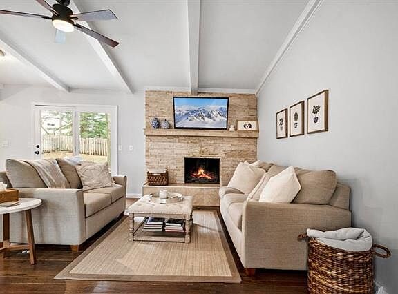 Foto del edificio - 9727 Canterbury St