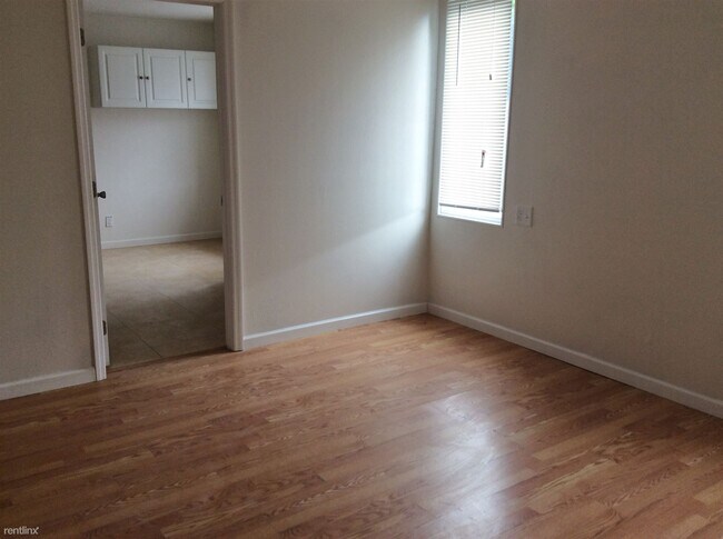 Building Photo - 2 br, 1 bath House - 174 Oakley Avenue