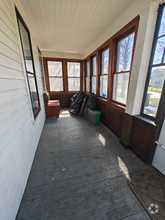 Building Photo - 422 N Maple Ave