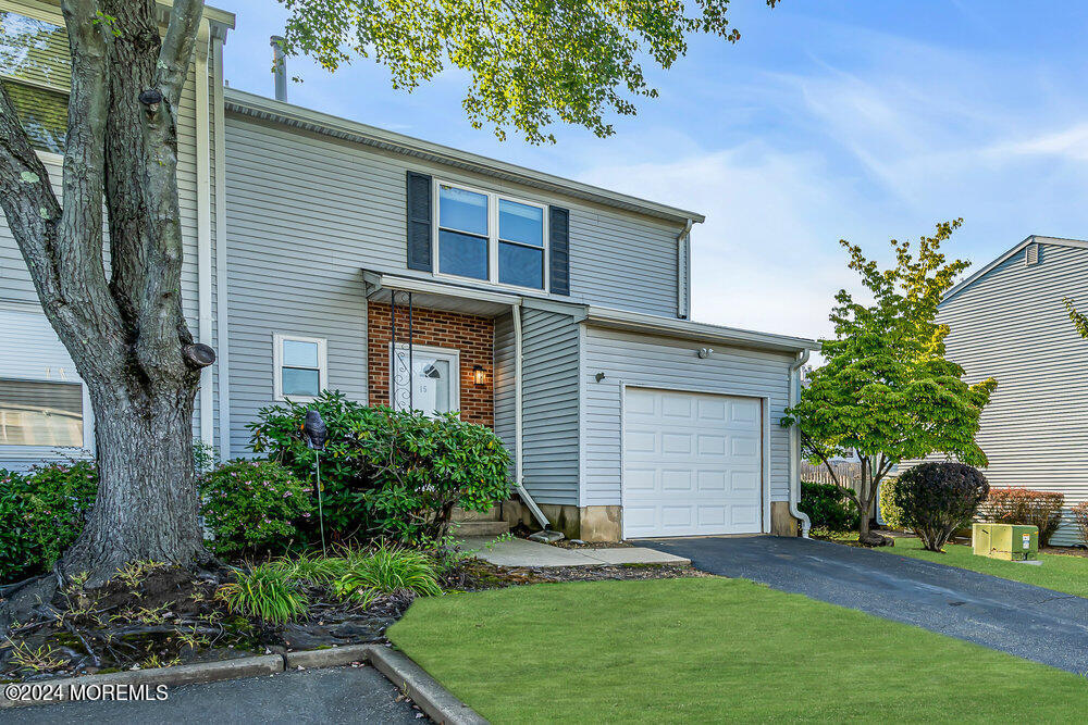 Primary Photo - 15 Brookview Cir