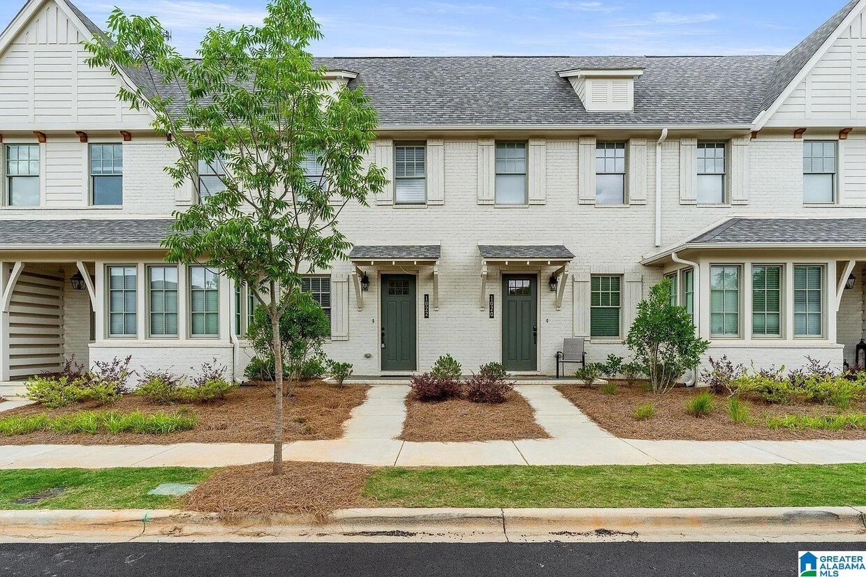 Primary Photo - 1022 Windsor Dr