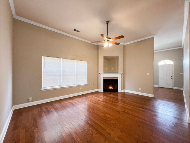 Foto del edificio - 6437 Arbor Lakes Dr W