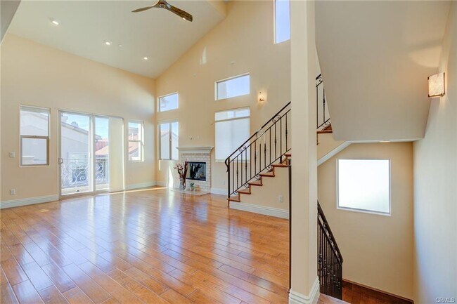 Foto del edificio - 612 N Juanita Ave