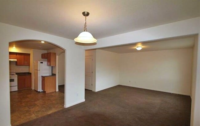 Living Room - 5014 Rock Springs St